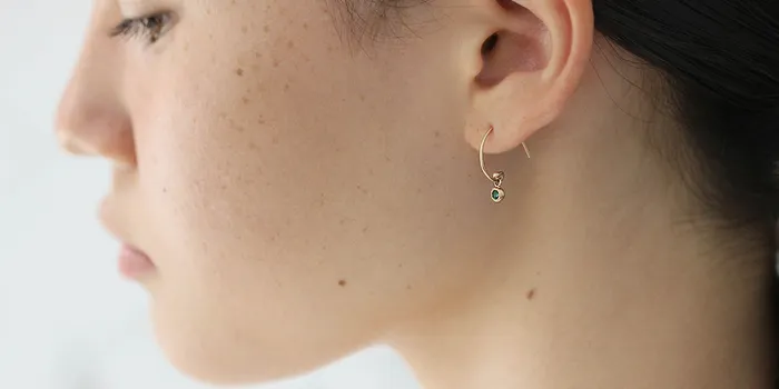 Melee Ball Loop Emerald Earrings Hiroyo Earrings Melee Ball Loop Emerald Earrings Hiroyo Earrings
